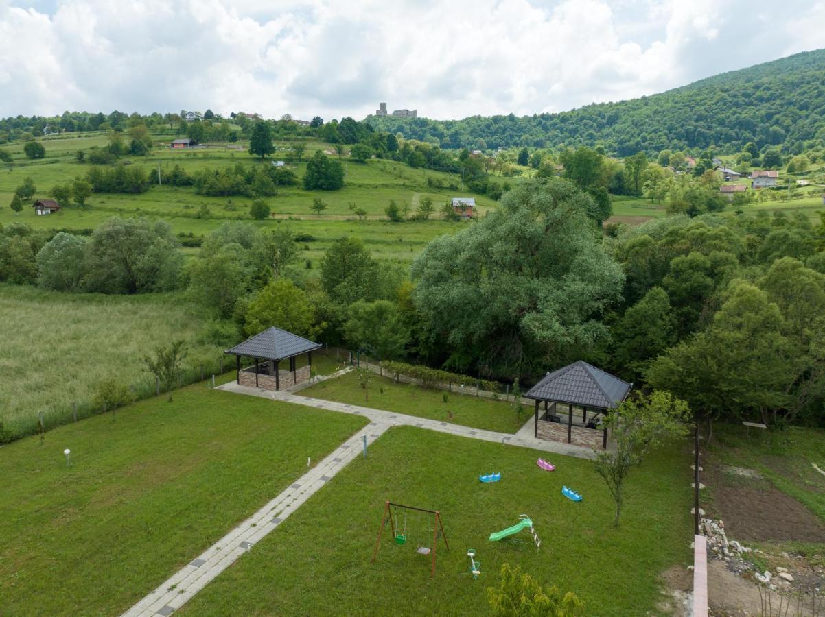 River Bank Apartments & Castle View Бихач Экстерьер фото