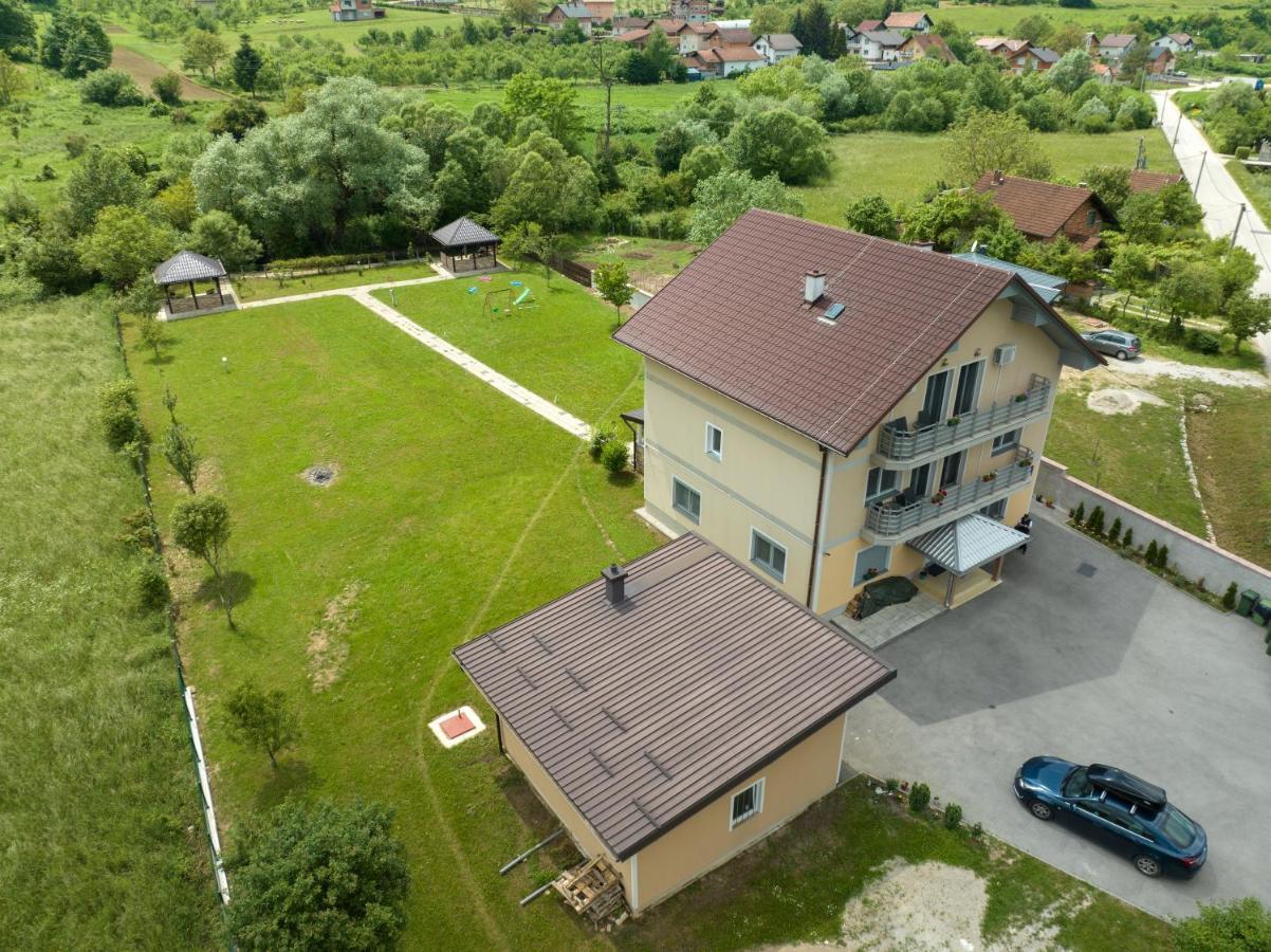 River Bank Apartments & Castle View Бихач Экстерьер фото